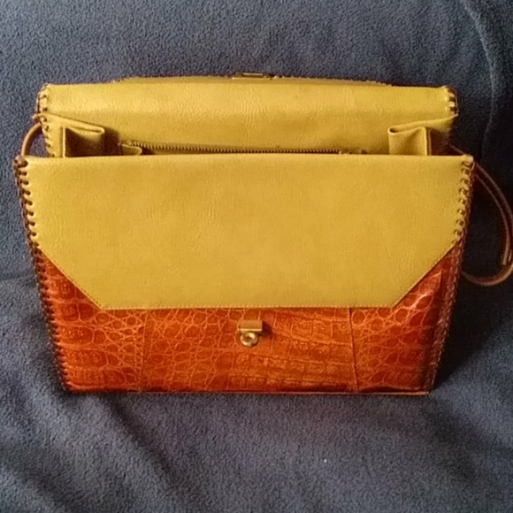 Vintage Alligator Leather Purse - Picture 3 of 8